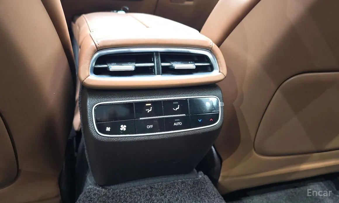 Фото 34 - Genesis G80