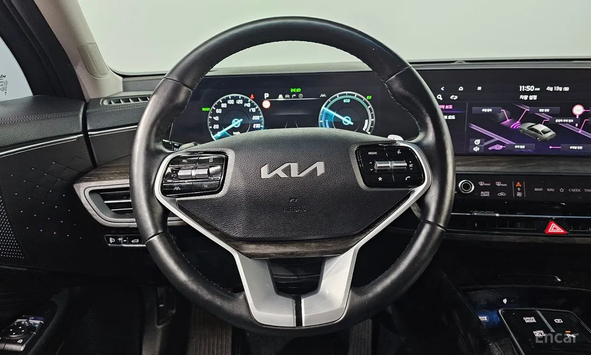Photo 13 - Kia K8