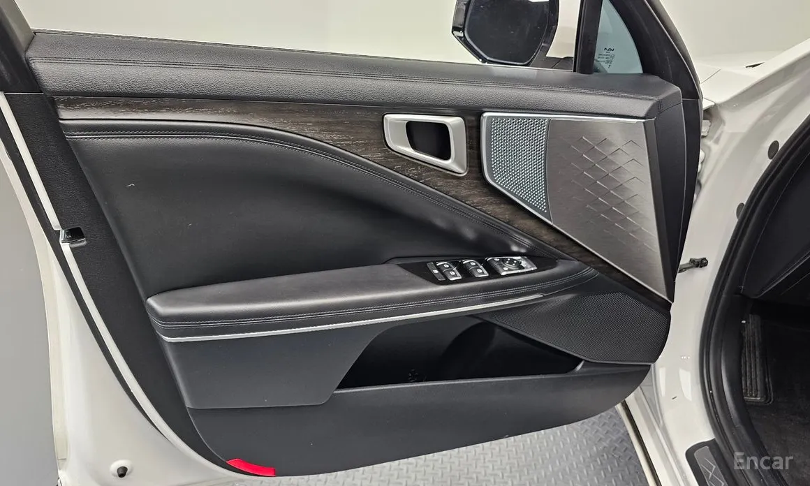 Photo 24 - Kia K8