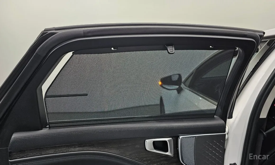 Photo 29 - Kia K8