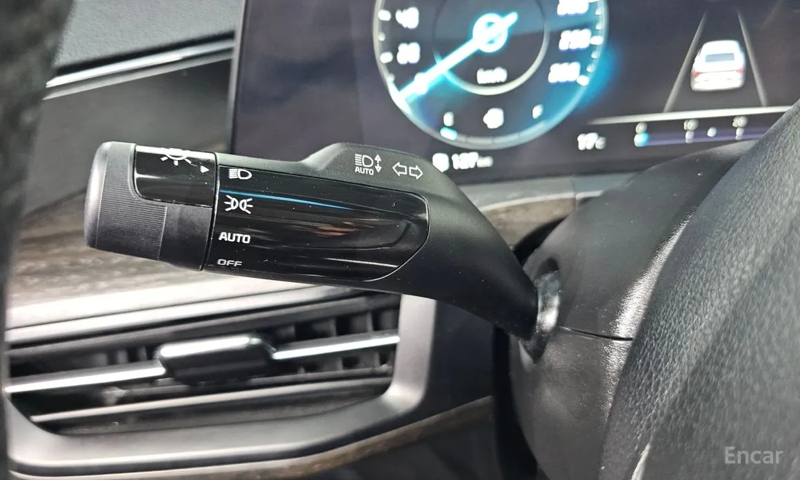 Photo 30 - Kia K8