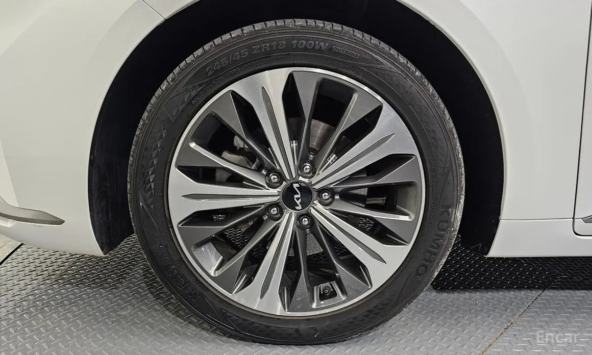 Photo 5 - Kia K8