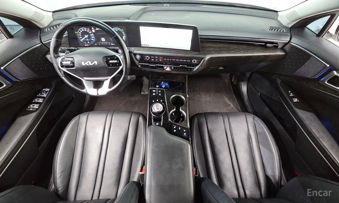 Photo 7 - Kia K8