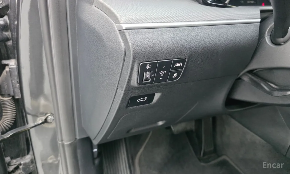Photo 12 - Kia K5