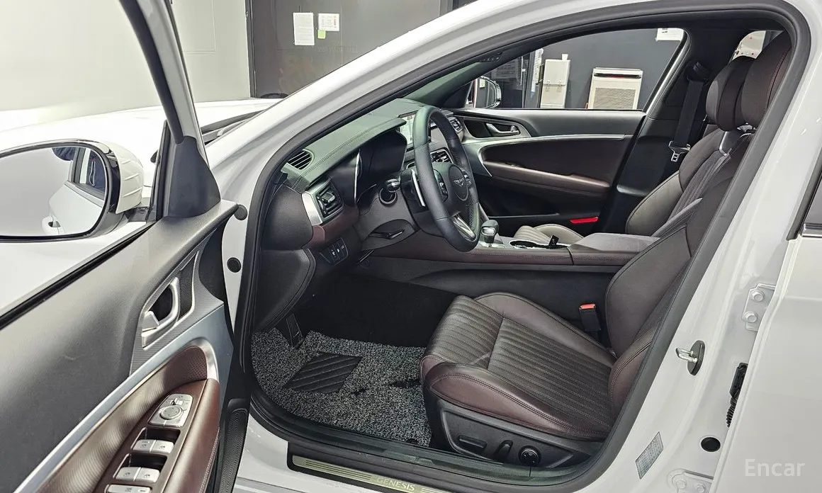 Photo 10 - Genesis G70
