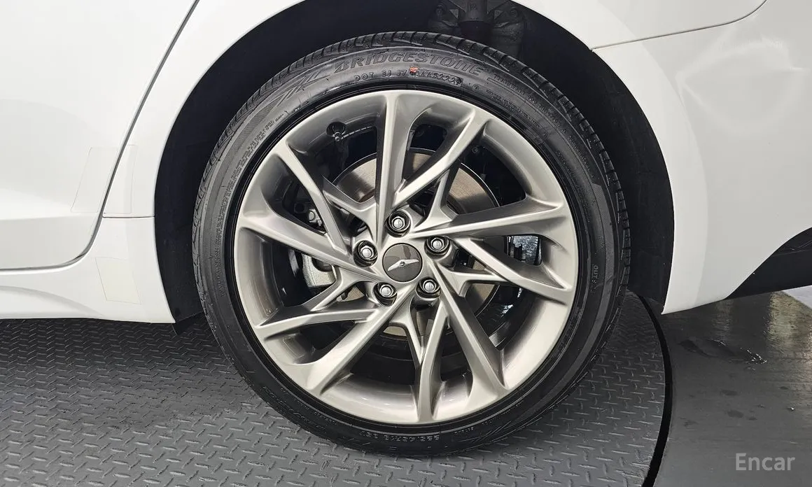 Photo 21 - Genesis G70