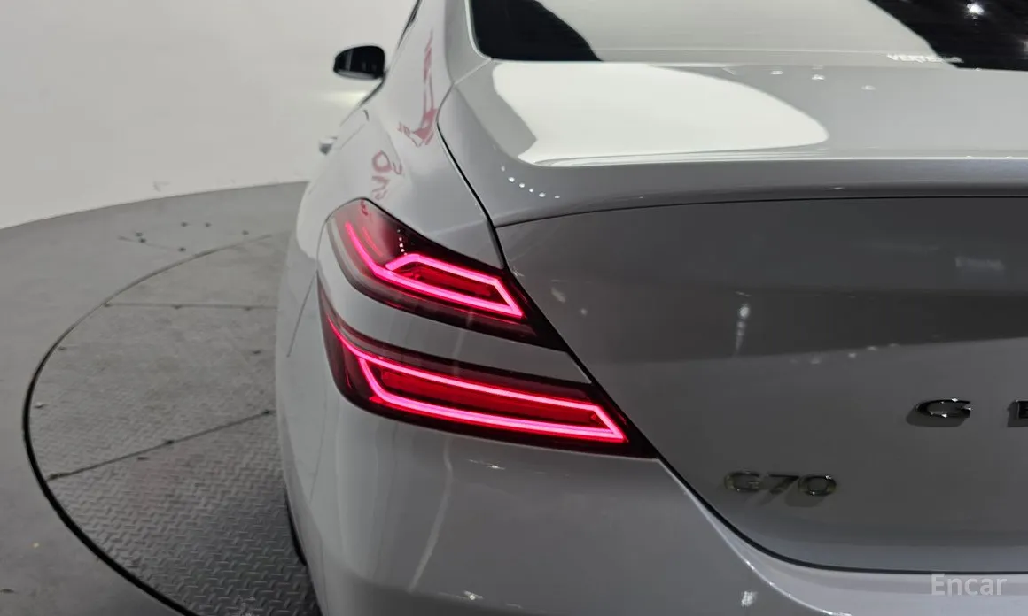 Photo 23 - Genesis G70