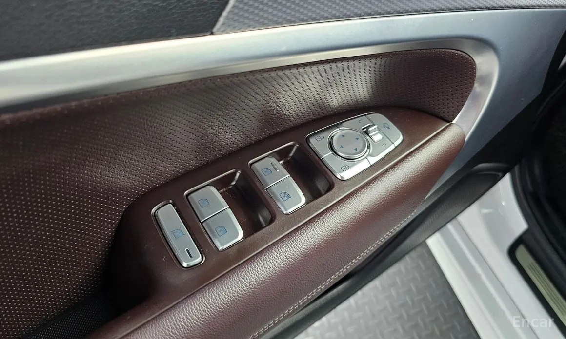 Photo 28 - Genesis G70