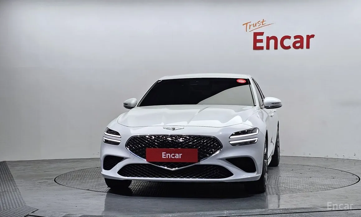 Photo 3 - Genesis G70
