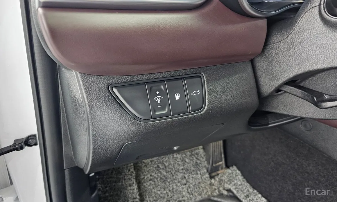 Photo 32 - Genesis G70
