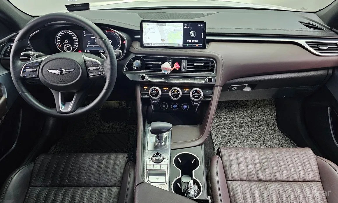 Photo 7 - Genesis G70
