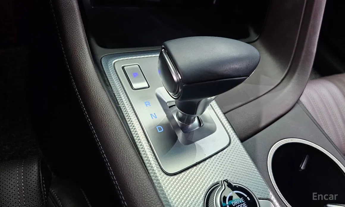 Photo 9 - Genesis G70
