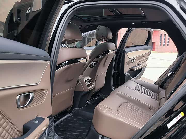 Photo 4 - BYD Han