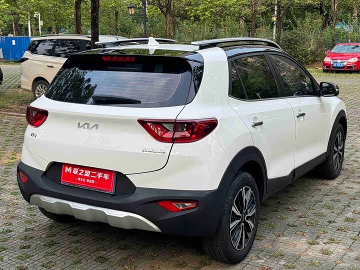Kia KX1 2021 2021款 1.4L CVT趣享天窗款