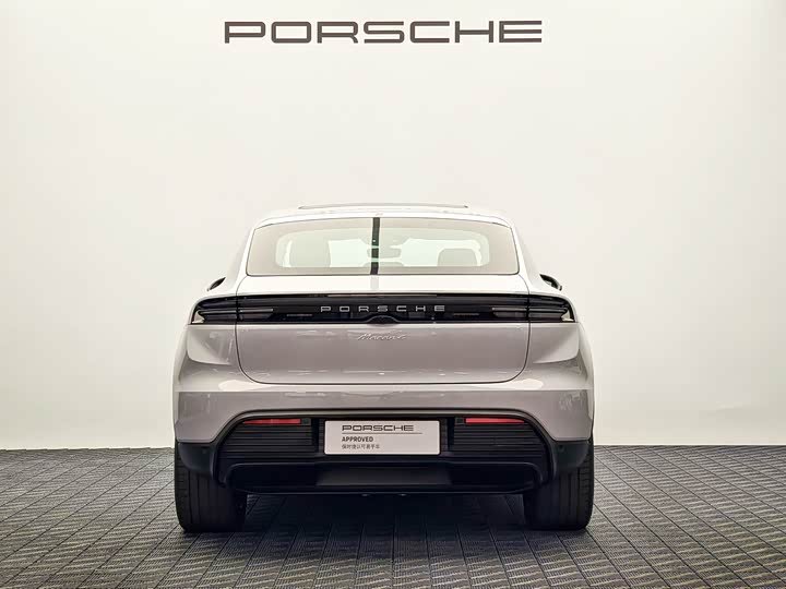 2024 Porsche Macan EV