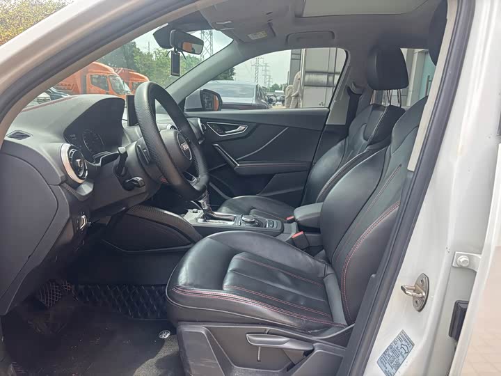 Zdjęcie 8 - Audi Q2L