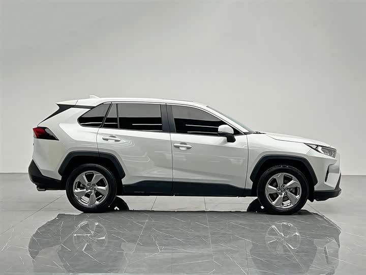 صورة 7 - Toyota RAV4