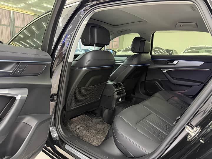 Фото 5 - Audi A6L