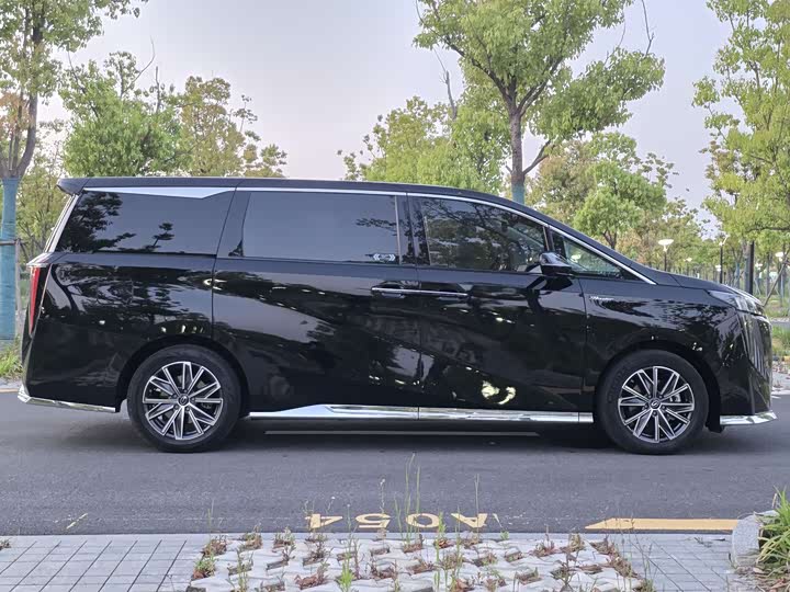 GAC Trumpchi M8 2024 2024款 宗师系列 400T 至尊版