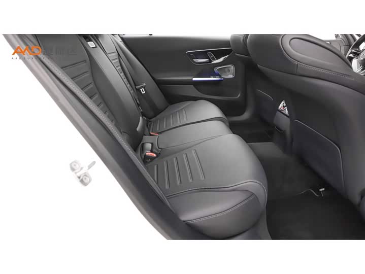 صورة 8 - Mercedes-Benz C-Class
