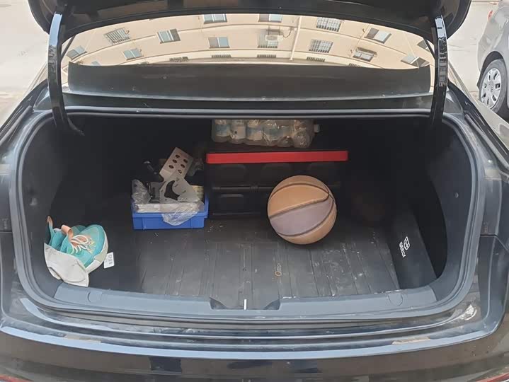 Zdjęcie 4 - Geely Preface