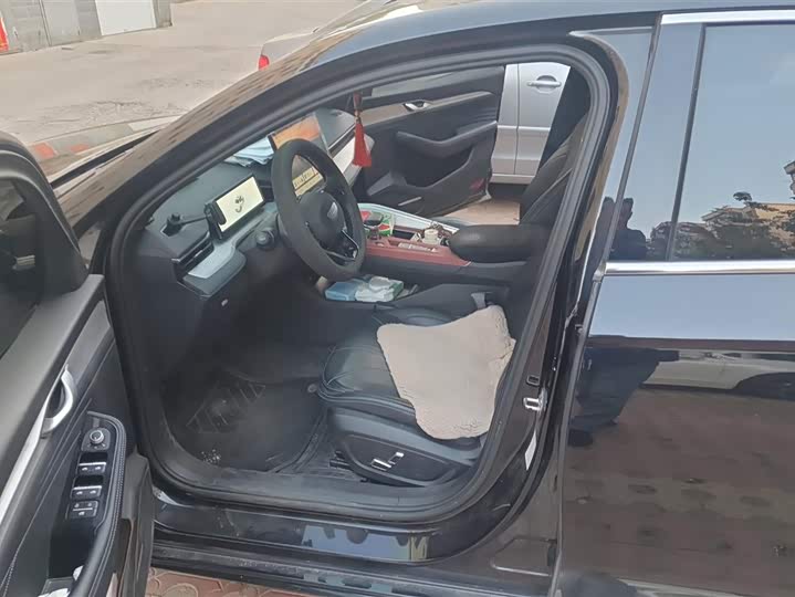 Zdjęcie 9 - Geely Preface