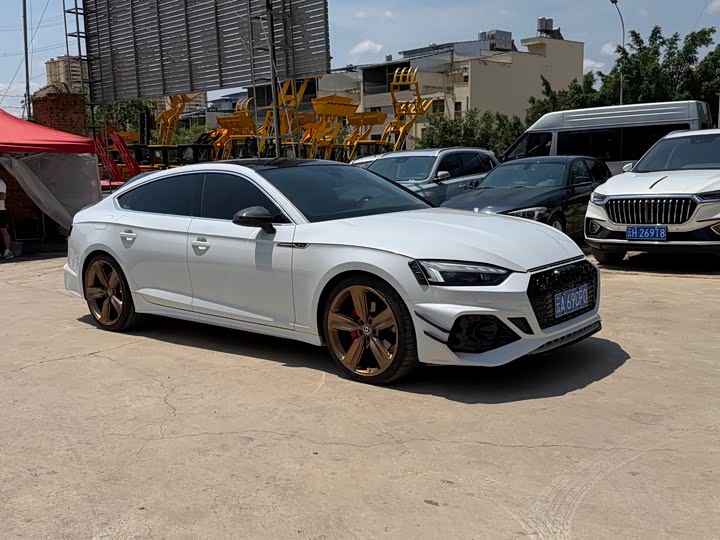 Audi A5 2025 2025款 Sportback 典藏版 40 TFSI 时尚动感型