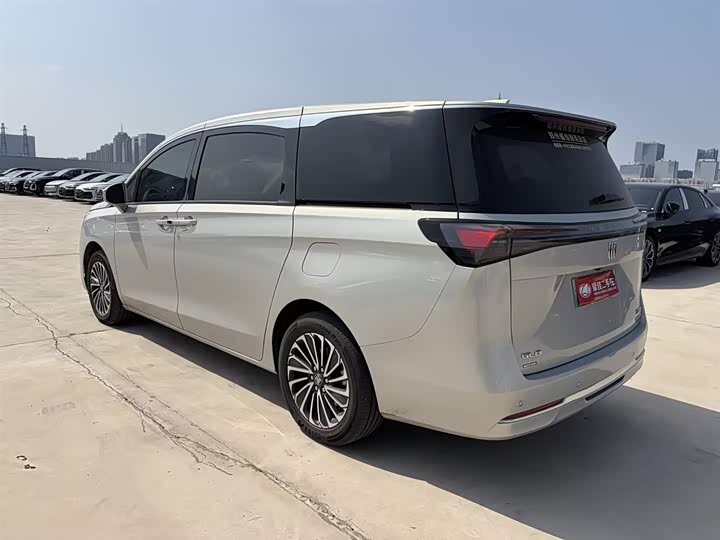 Buick GL8 Hybrid 2025 2025款 陆尚 智享版