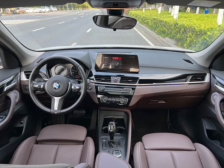 Фото 8 - BMW X1