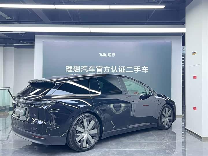2025 LiXiang i6