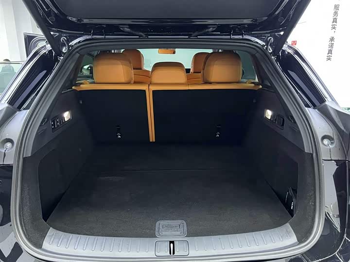 2025 LiXiang i6