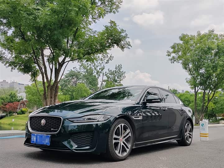 Zdjęcie 1 - Jaguar XE L