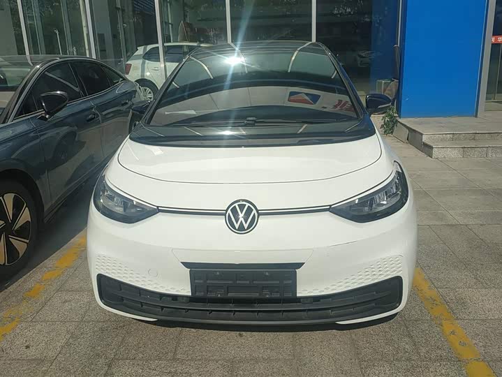 Photo 2 - Volkswagen ID.3