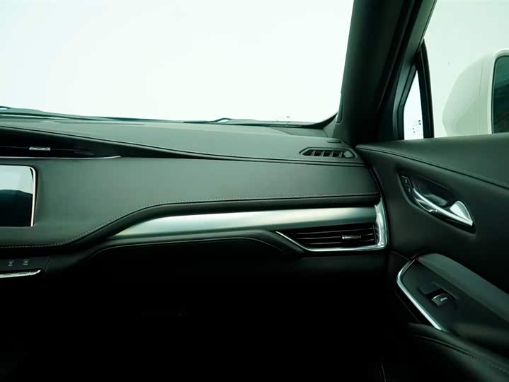 Фото 3 - Cadillac XT4