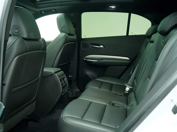 Фото 5 - Cadillac XT4