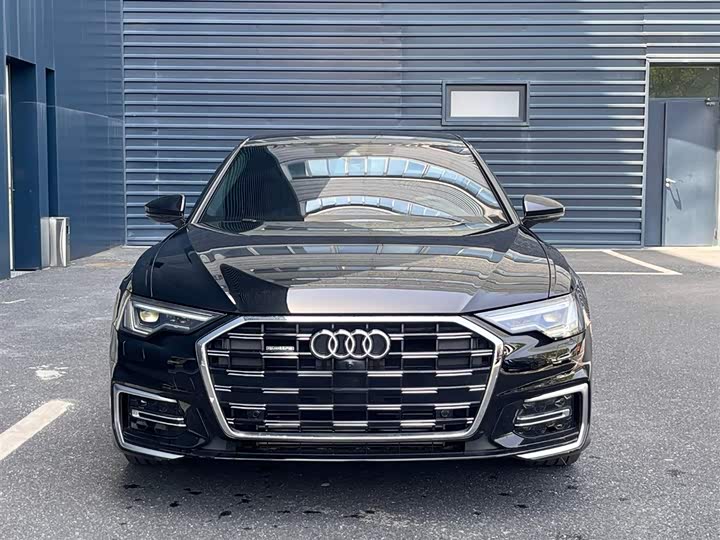 Фото 2 - Audi A6L