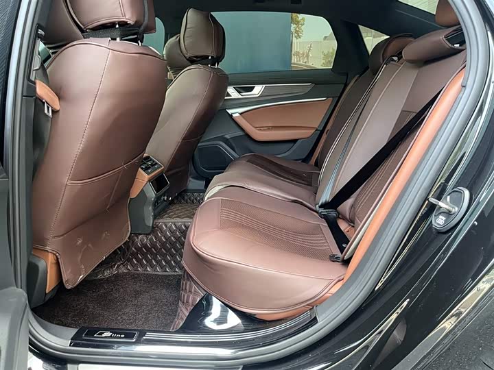 Фото 8 - Audi A6L