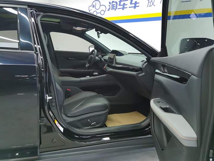 Фото 8 - Changan UNI-V
