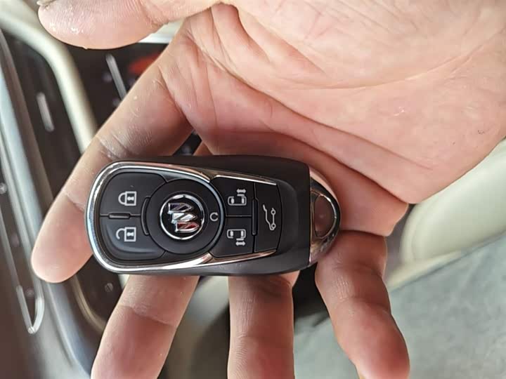 Zdjęcie 9 - Buick GL8 ES