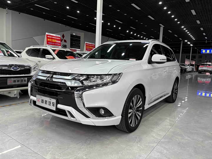 Фото 2 - Mitsubishi Outlander