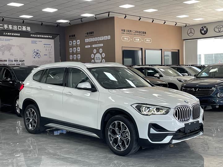 Фото 3 - BMW X1