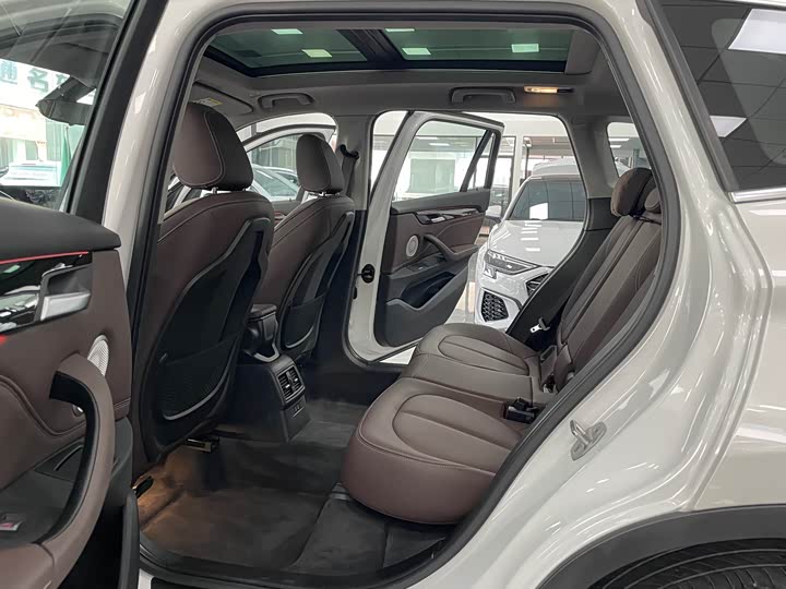 Фото 6 - BMW X1