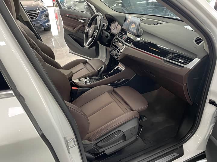 Фото 7 - BMW X1
