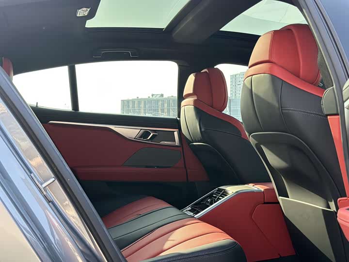 BMW 8 Series 2022 2022款 840i 四门轿跑车 M运动套装