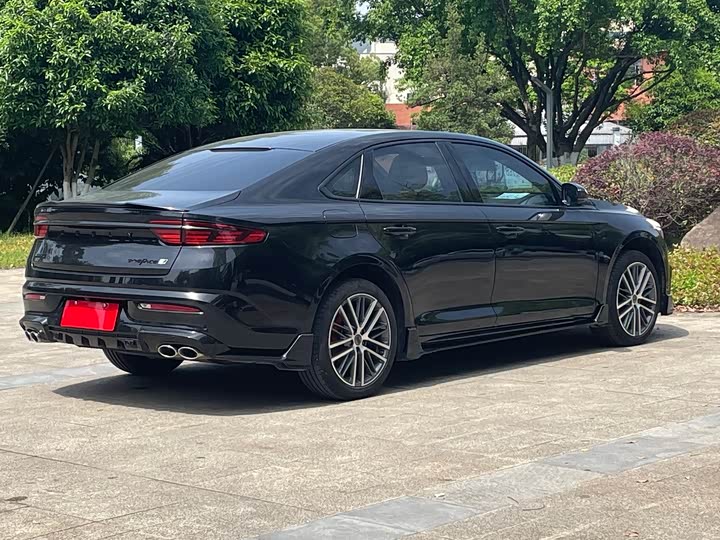 Фото 4 - Geely Preface