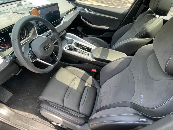 Фото 8 - Geely Preface
