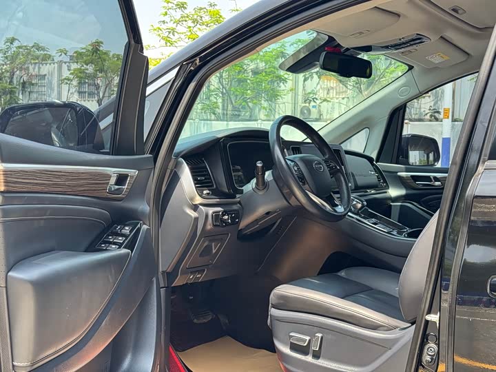 GAC Trumpchi M8 2021 2021款 领秀系列 390T 尊贵版
