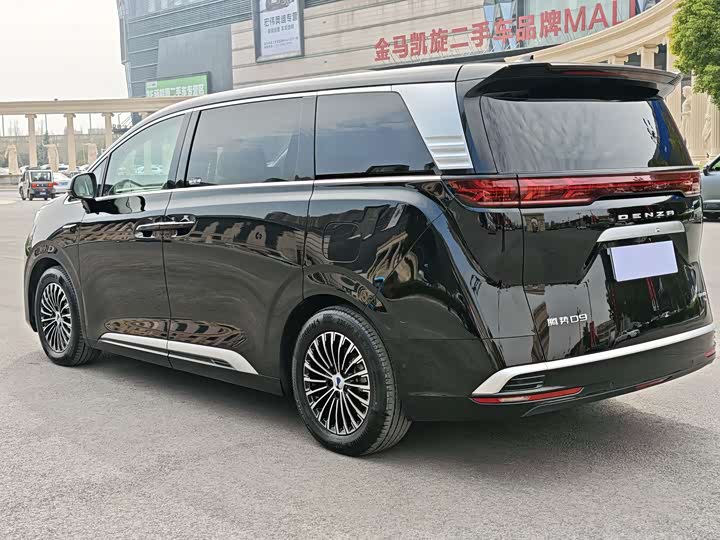 Denza D9 2025 2025款 DM-i 智驾版 1020 四驱旗舰型