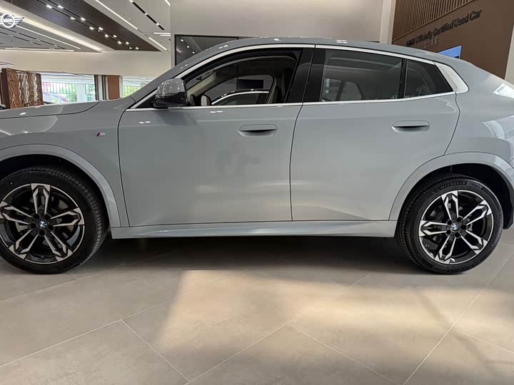 BMW X2 2025 2025款 sDrive25i M运动套装