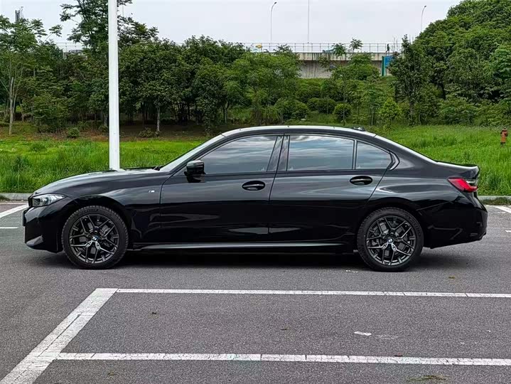 BMW 3 Series 2025 2025款 330Li M运动曜夜套装